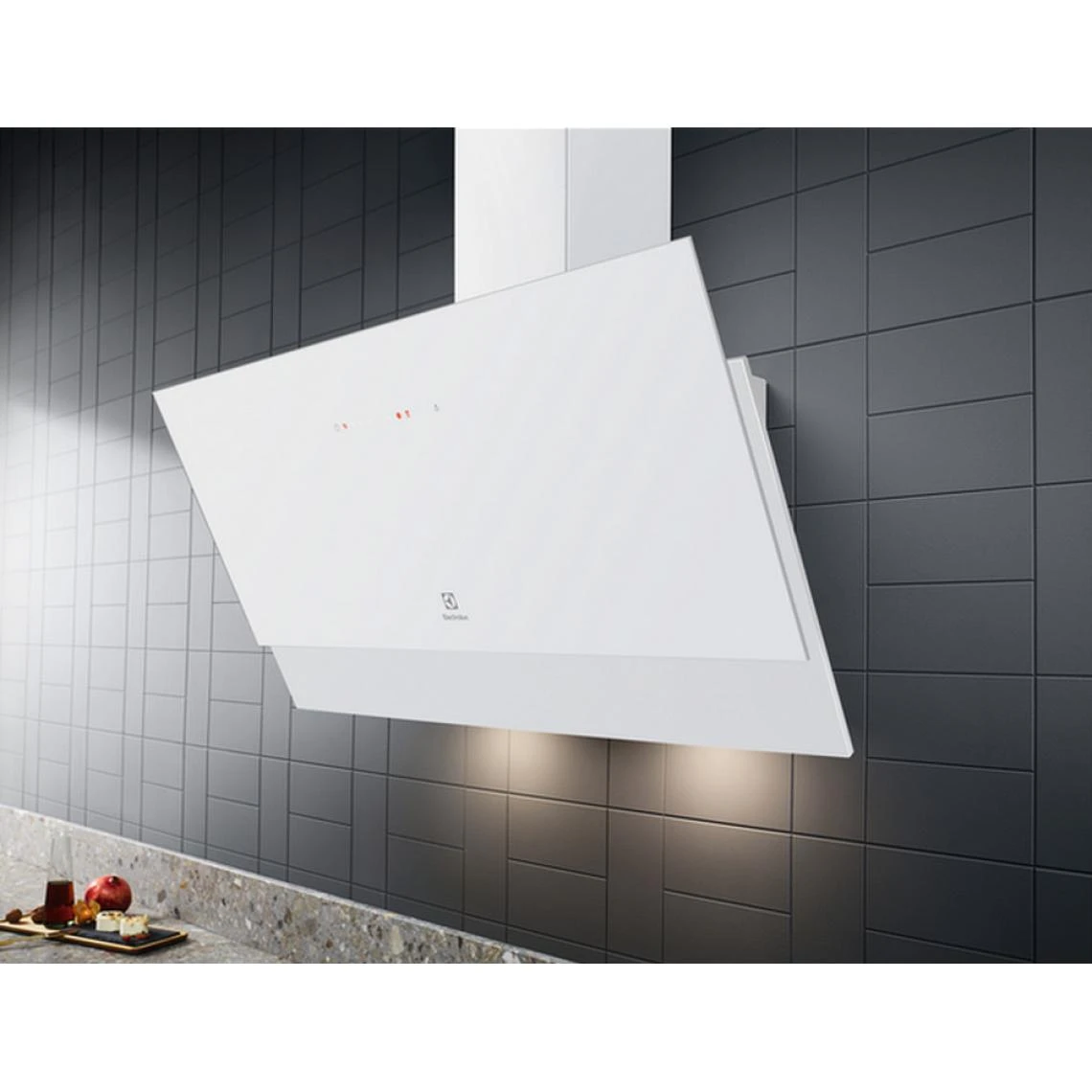 Hotte Décorative Inclinée 90cm 700m3/h Blanc - Lfv619w - ELECTROLUX – Image 3
